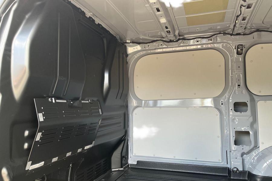 Ford TRANSIT CUSTOM Photo f8cc3482-7f0c-4130-acdb-b5228d92662c.jpg