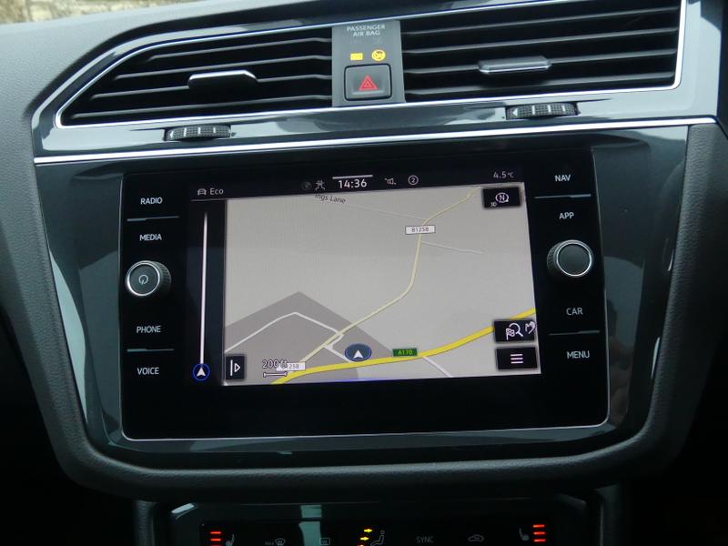 Volkswagen Tiguan Photo f8cf1519-2b3b-44a0-8bfd-71c1785adf20.jpg