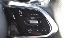 Jaguar F-PACE Photo 14