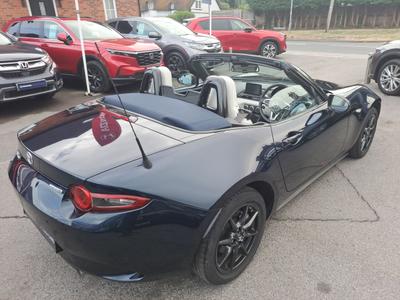 Mazda MX-5 Photo 13