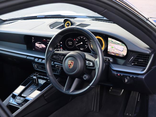 PORSCHE 911 Photo 23