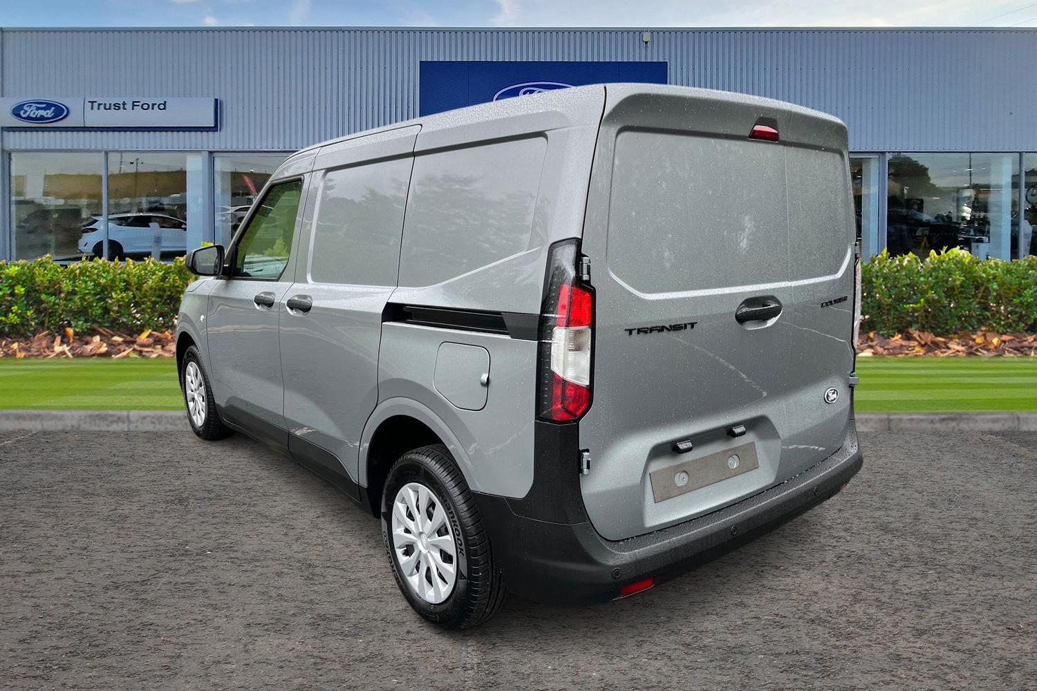 Ford TRANSIT COURIER Photo 1