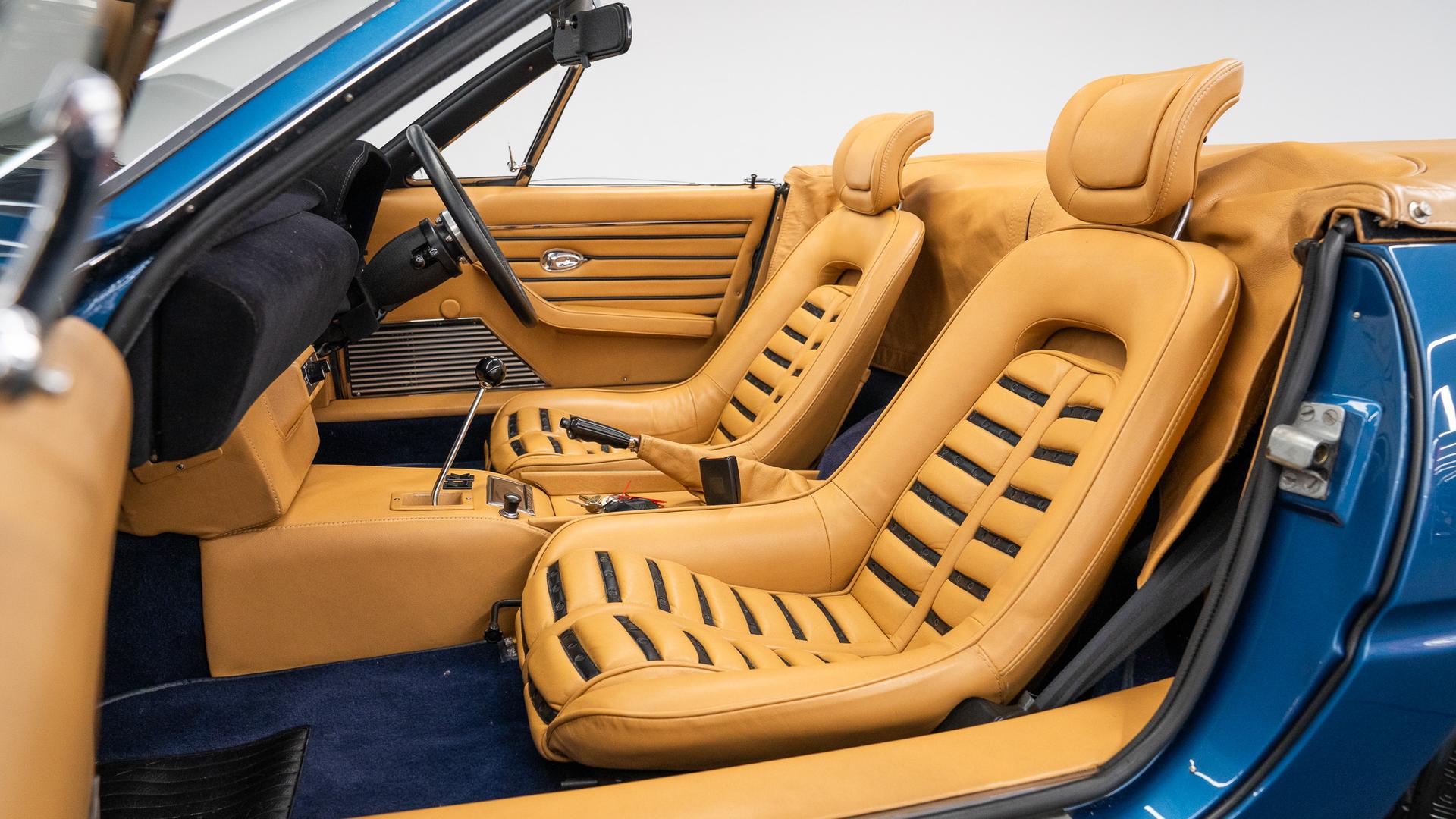 Ferrari 365 GTB/4 Daytona Photo f8d99b64-ab39-4de3-aace-b0020ab8875f.jpg