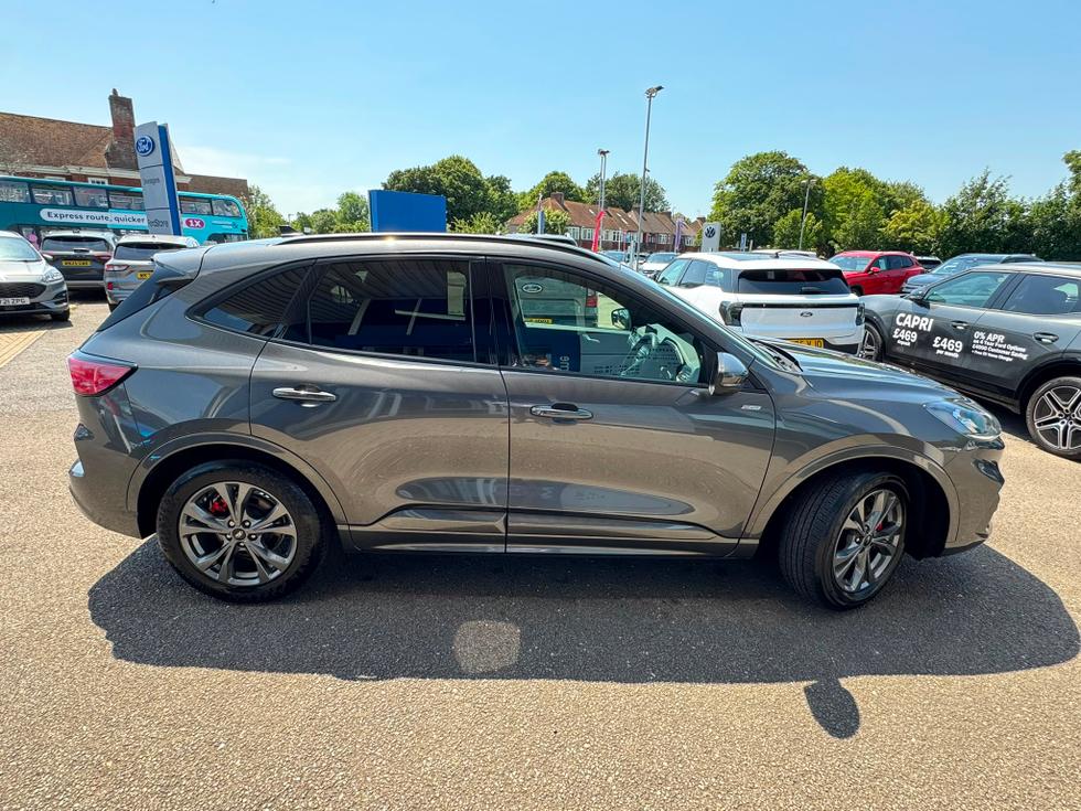 Ford Kuga Photo f8db3859-37d0-4287-8ae4-84fb8ffbc2f7.jpeg