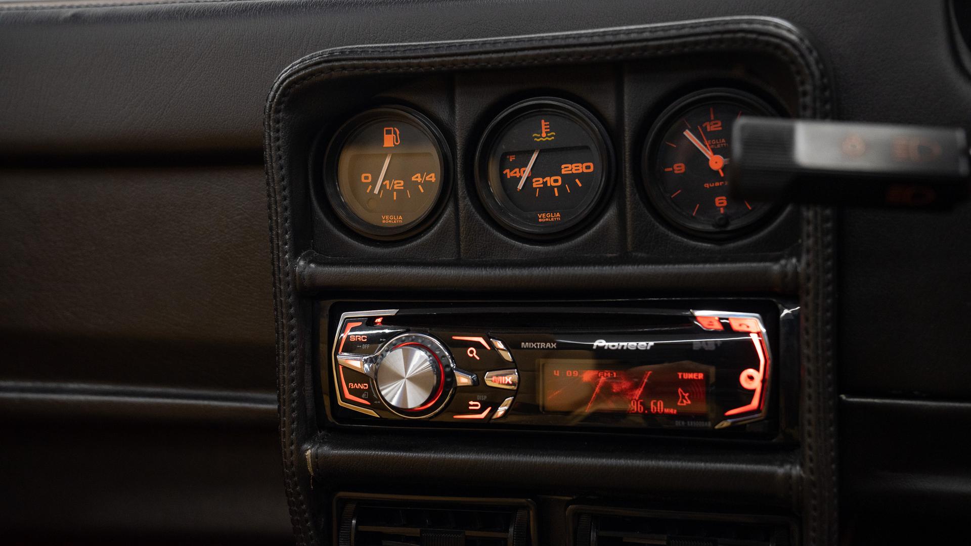 Ferrari 328 Photo f8ea8966-63b1-467d-8240-c72f4ec13f23.jpg