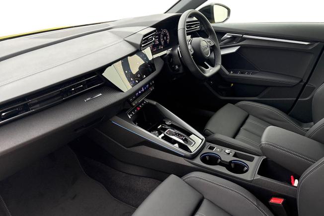 AUDI  A3 Photo 2