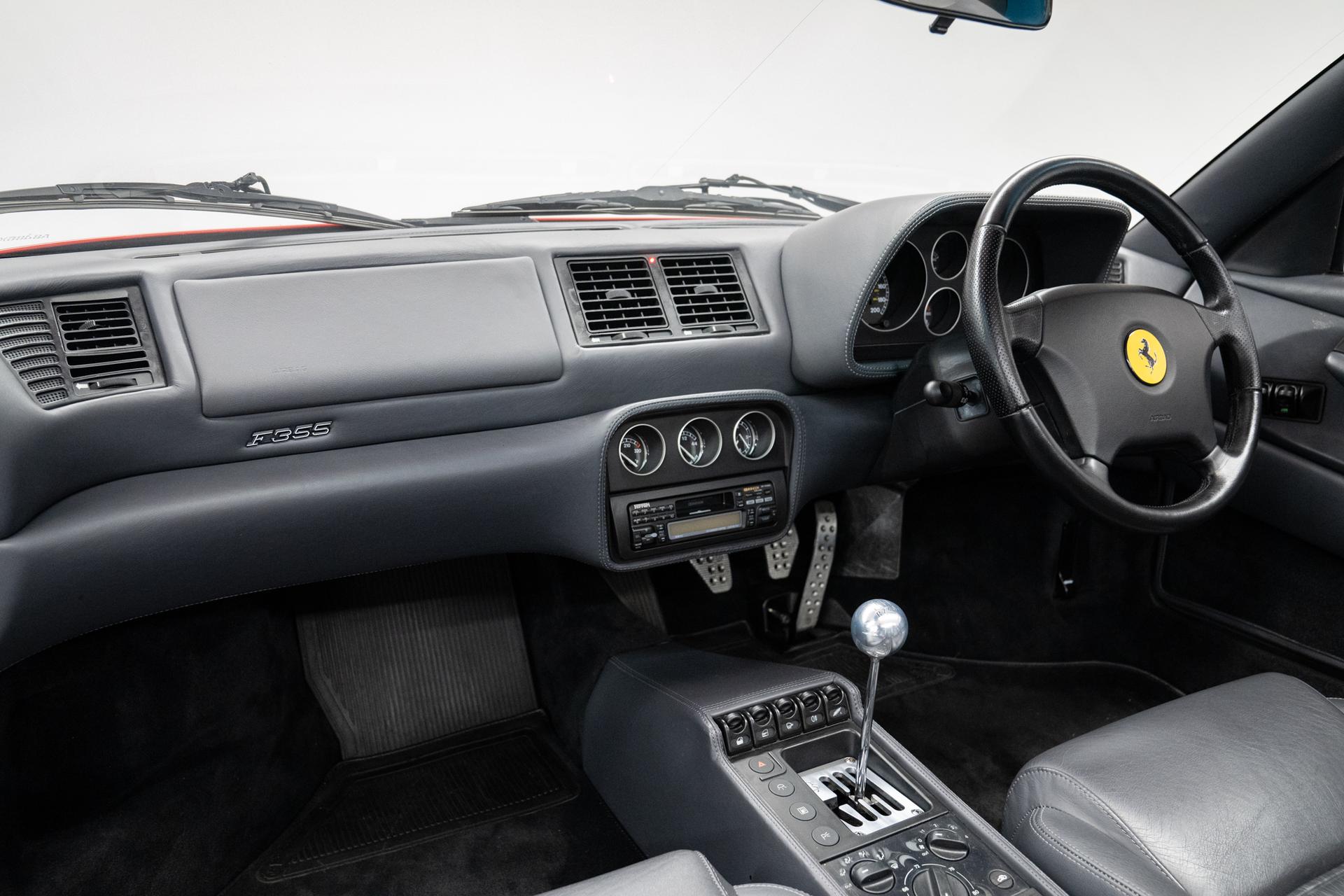 Ferrari 355 Photo f93dc88e-0714-4a9c-9c8e-108e8017ef4b.jpg