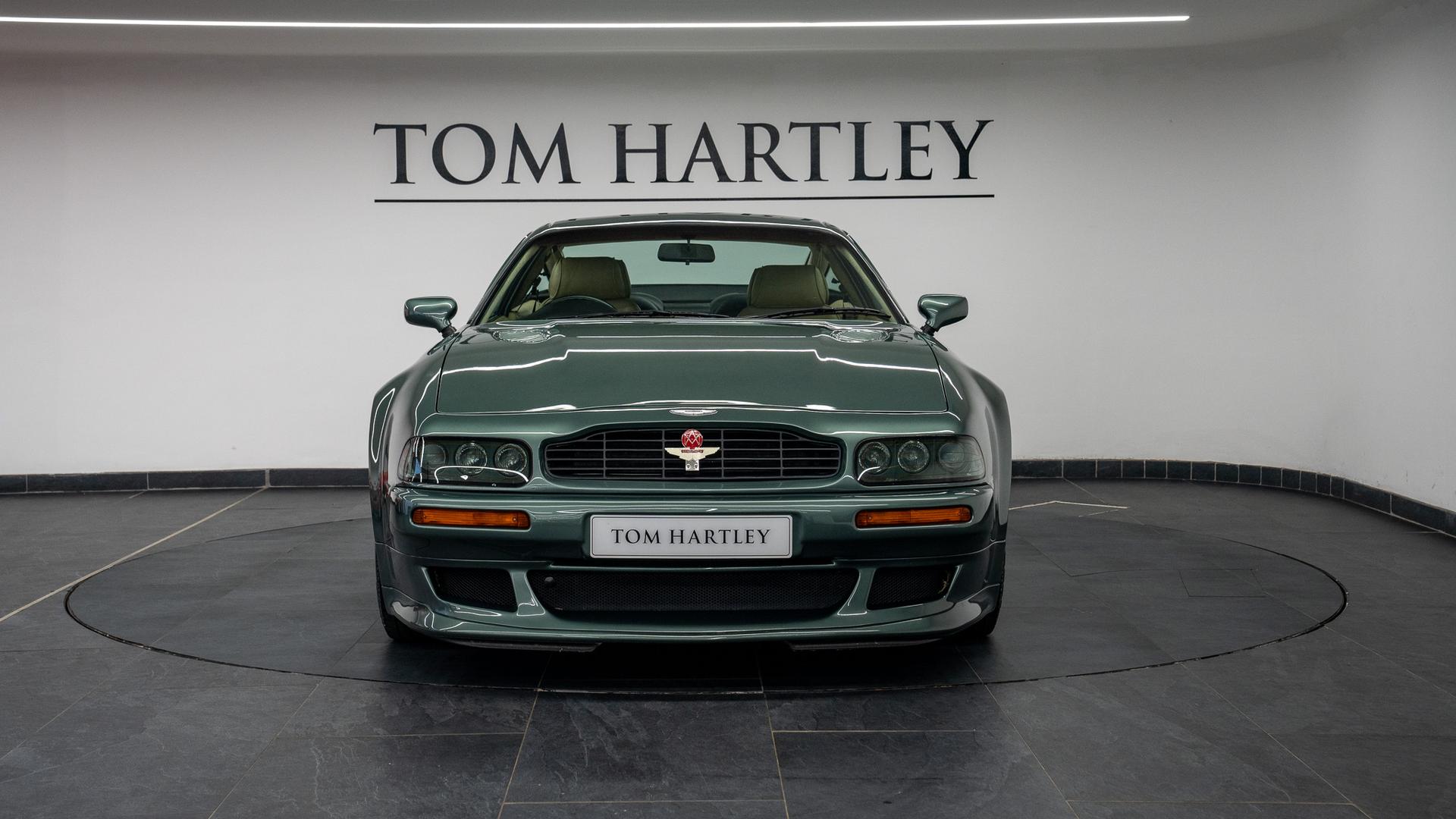Aston Martin V8 Vantage Photo f944305b-e40d-4004-9020-3e7700c63933.jpg
