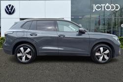 VOLKSWAGEN Tiguan Photo 4