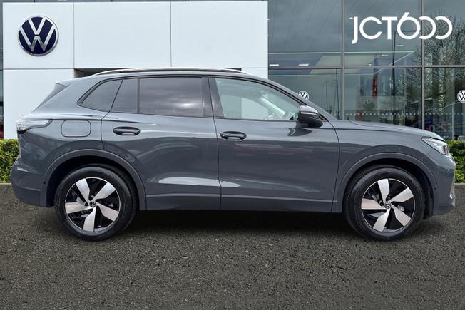 VOLKSWAGEN Tiguan Photo 4