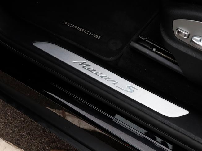 PORSCHE Macan Photo 13