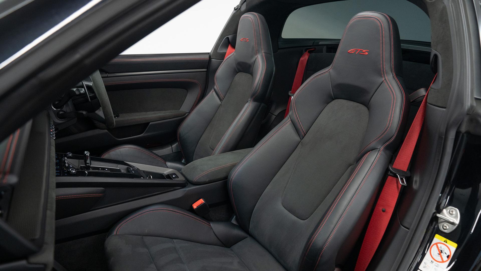 Porsche 911 Photo f976ccb5-e9ec-4760-baef-6176bbb39596.jpg