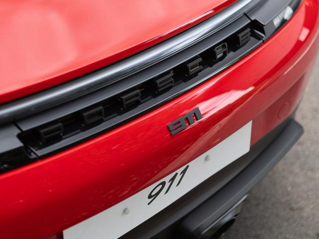 PORSCHE 911 Photo 39