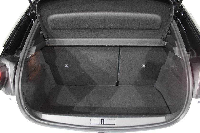 Vauxhall Corsa Photo f9864c09-c292-4646-be70-f32612554e83.jpg