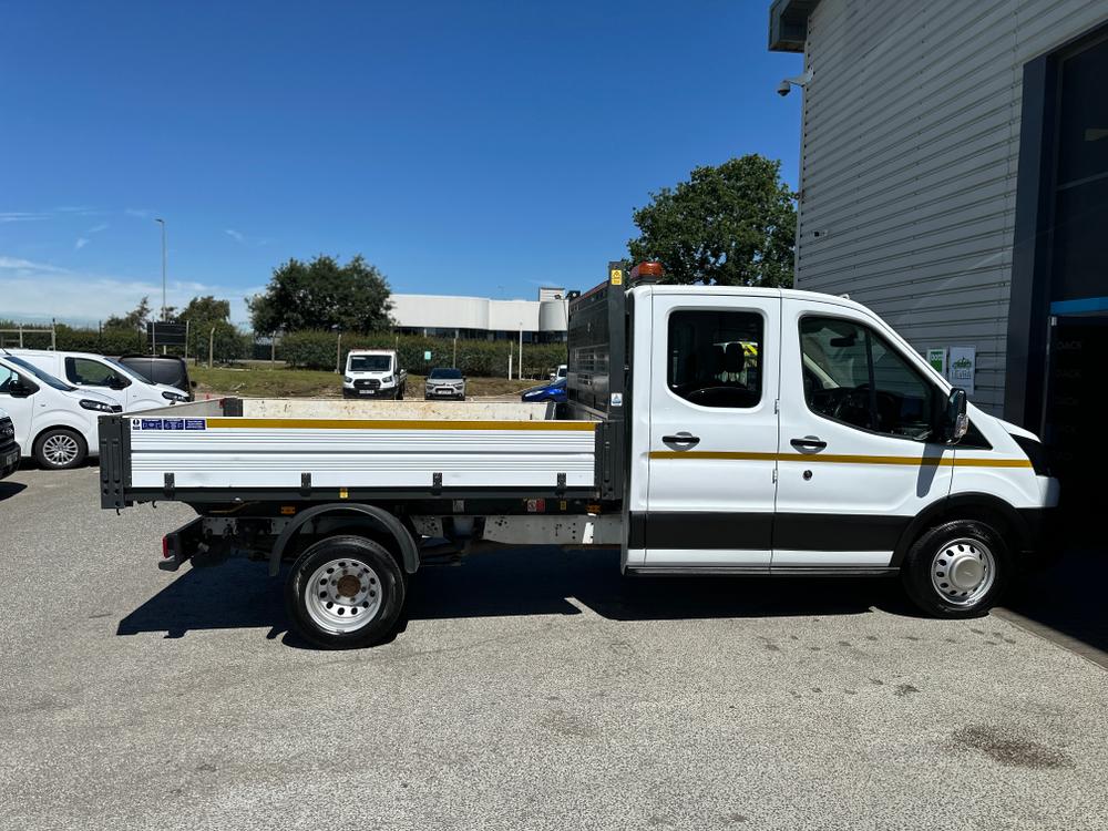 Ford Transit Photo f9a93544-320a-4caf-9f41-2d61668366f0.jpg