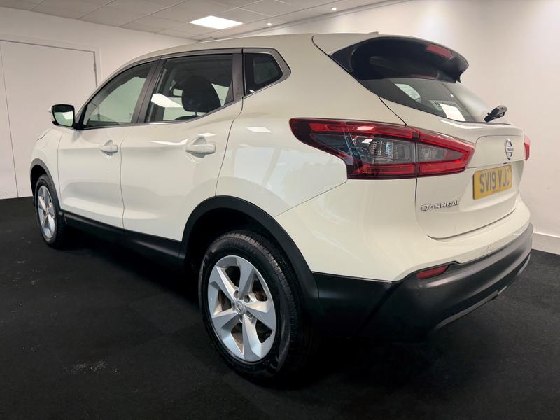 Nissan Qashqai Photo f9aaf120-7673-4422-944d-67520d4d1d9b.jpg