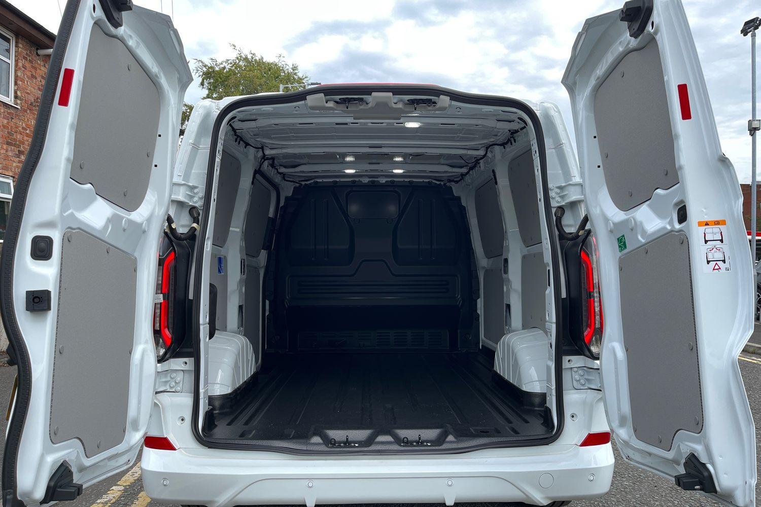 Ford E-TRANSIT CUSTOM Photo 5