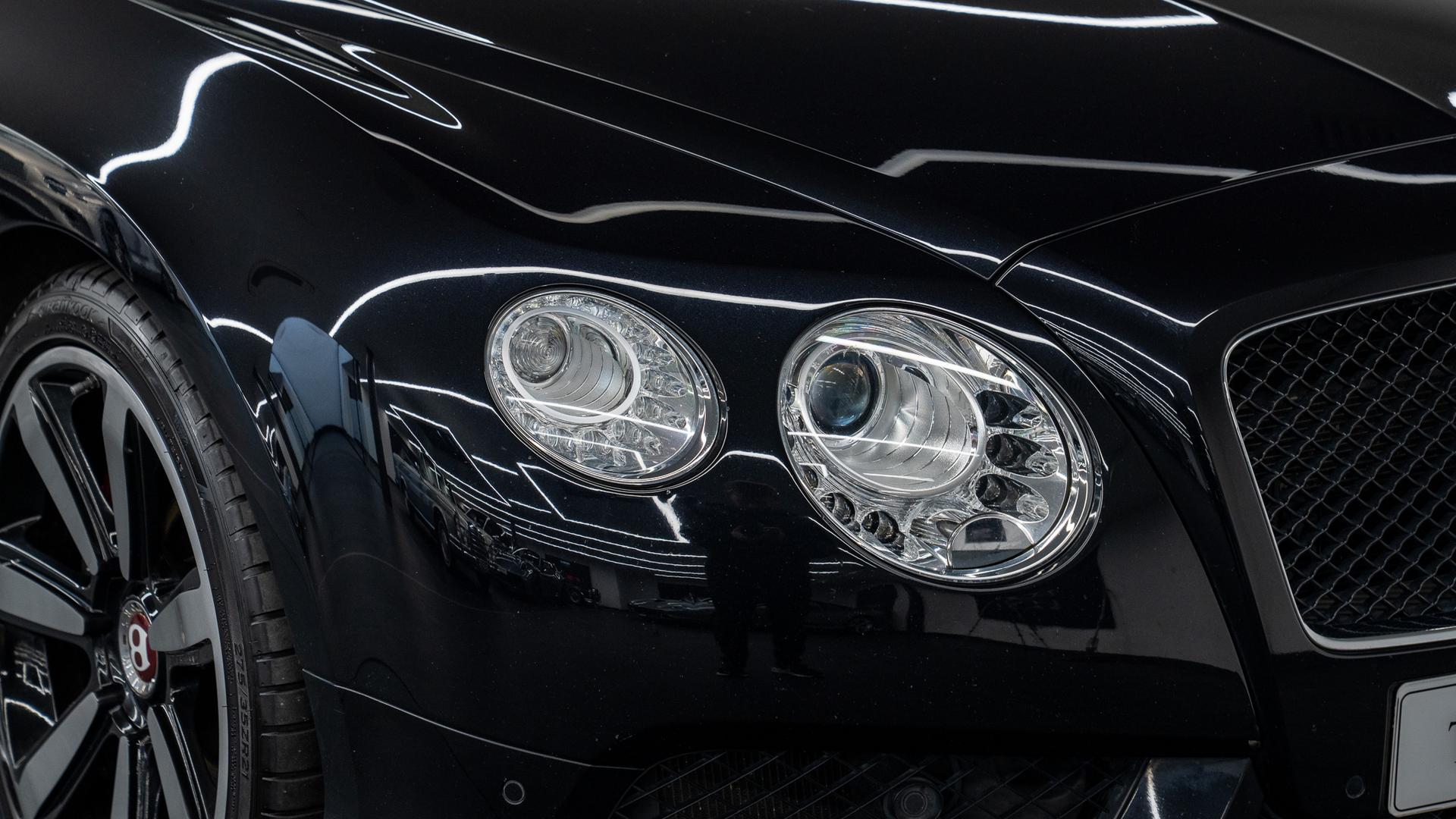 Bentley Continental GTC Photo f9af82e9-a126-4203-b020-3ed5a8cd9533.jpg