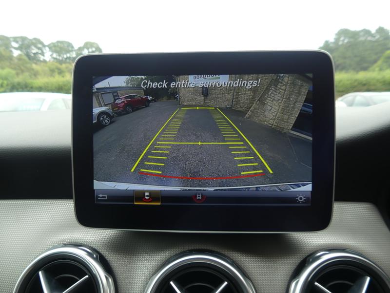 Mercedes-Benz GLA Photo f9bab45c-38ee-4177-8b7e-449b5b327272.jpg