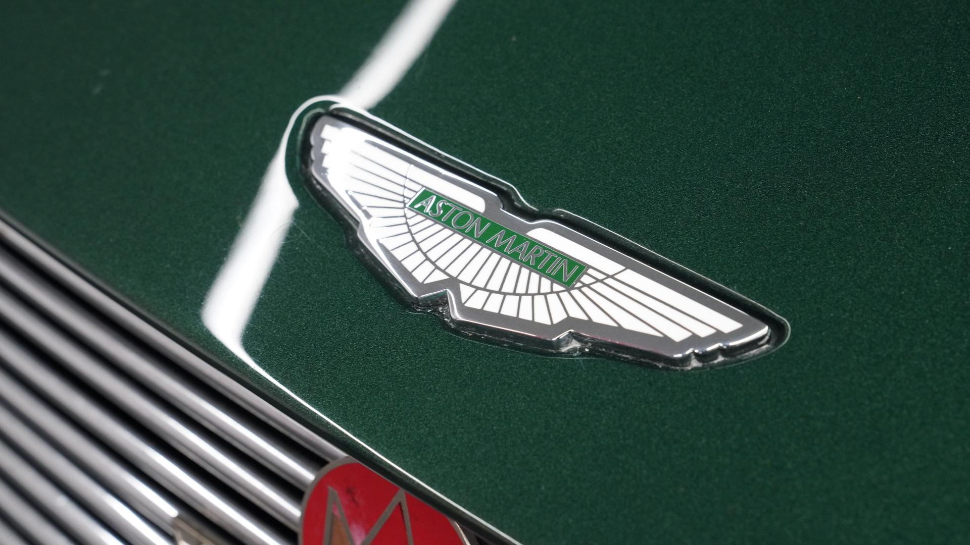Aston Martin Virage Photo f9d1ce32-84e8-4906-aac6-79bc5f4195ed.jpg
