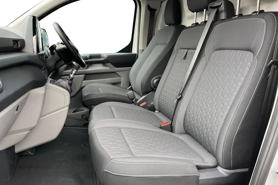 Ford TRANSIT CUSTOM Photo f9d5a79c-32cc-44be-9fb6-235f8ac5a434.jpg