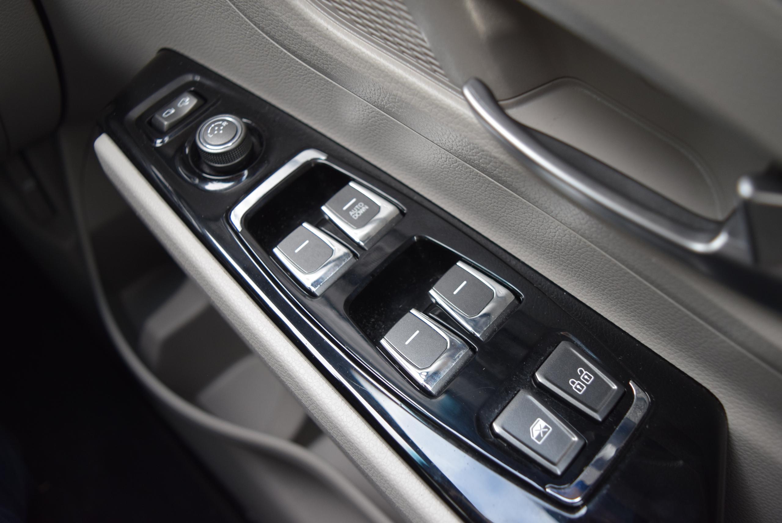 2023 SsangYong KORANDO 1.5 Ventura 5dr - vehicle photo 27 for sale on PureCar