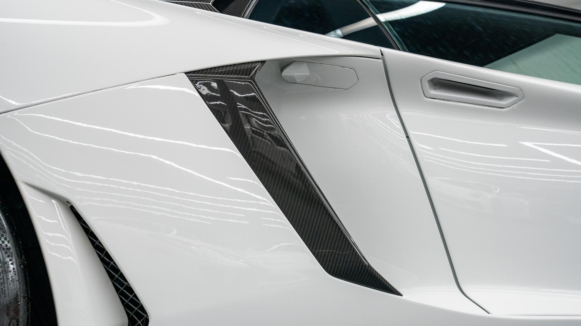 LAMBORGHINI Aventador Photo f9e21a69-7e64-4b97-be0d-7dd73410839e.jpg