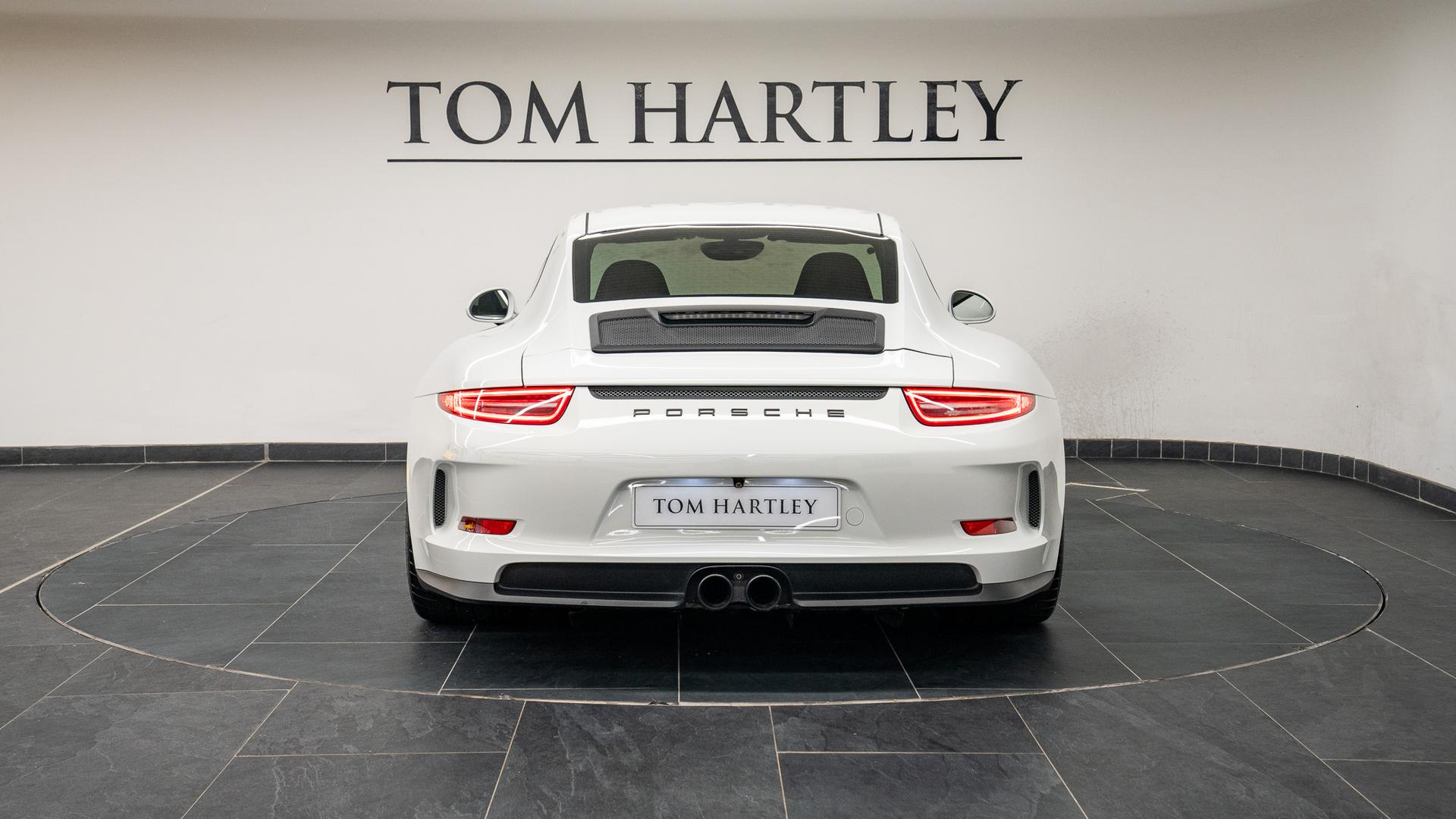Porsche 911 Photo f9e52b19-e1e2-49b4-9d2f-db093d587854.jpg