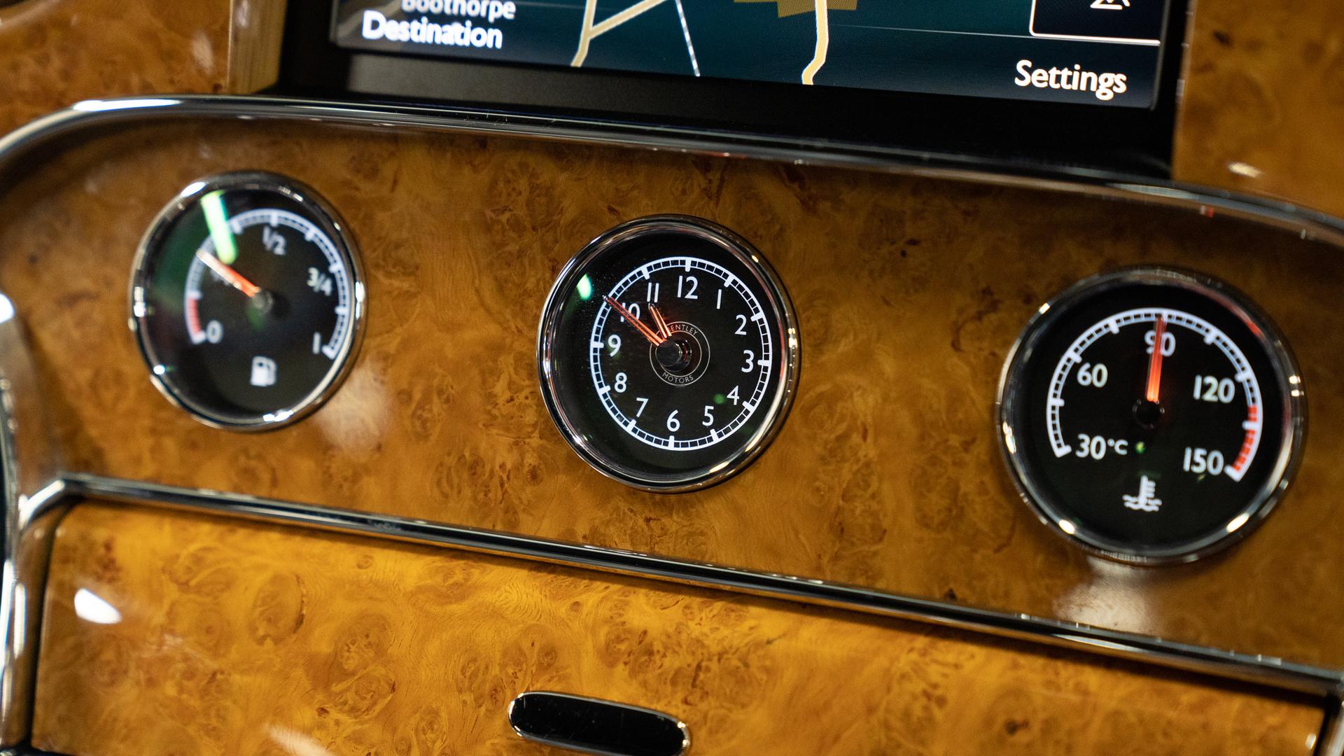 Bentley Mulsanne Photo f9ebfb14-100d-4e7c-8f66-49172f4ad23c.jpg