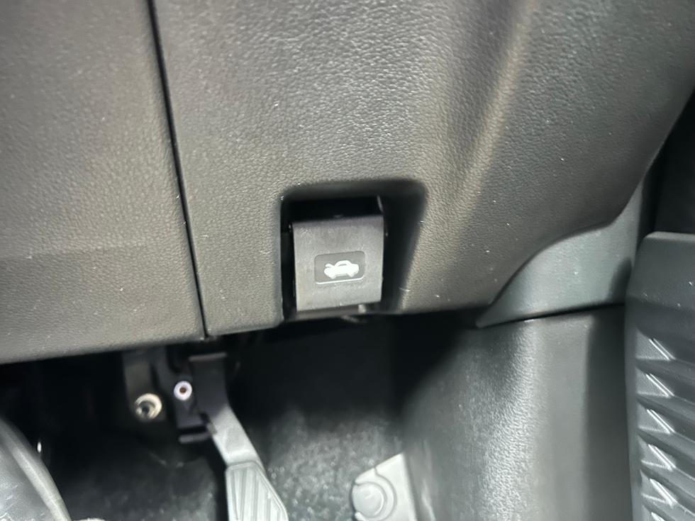 Suzuki e Vitara Photo f9f4ecdf-d2da-4eb0-bdc5-790d31350026.jpeg