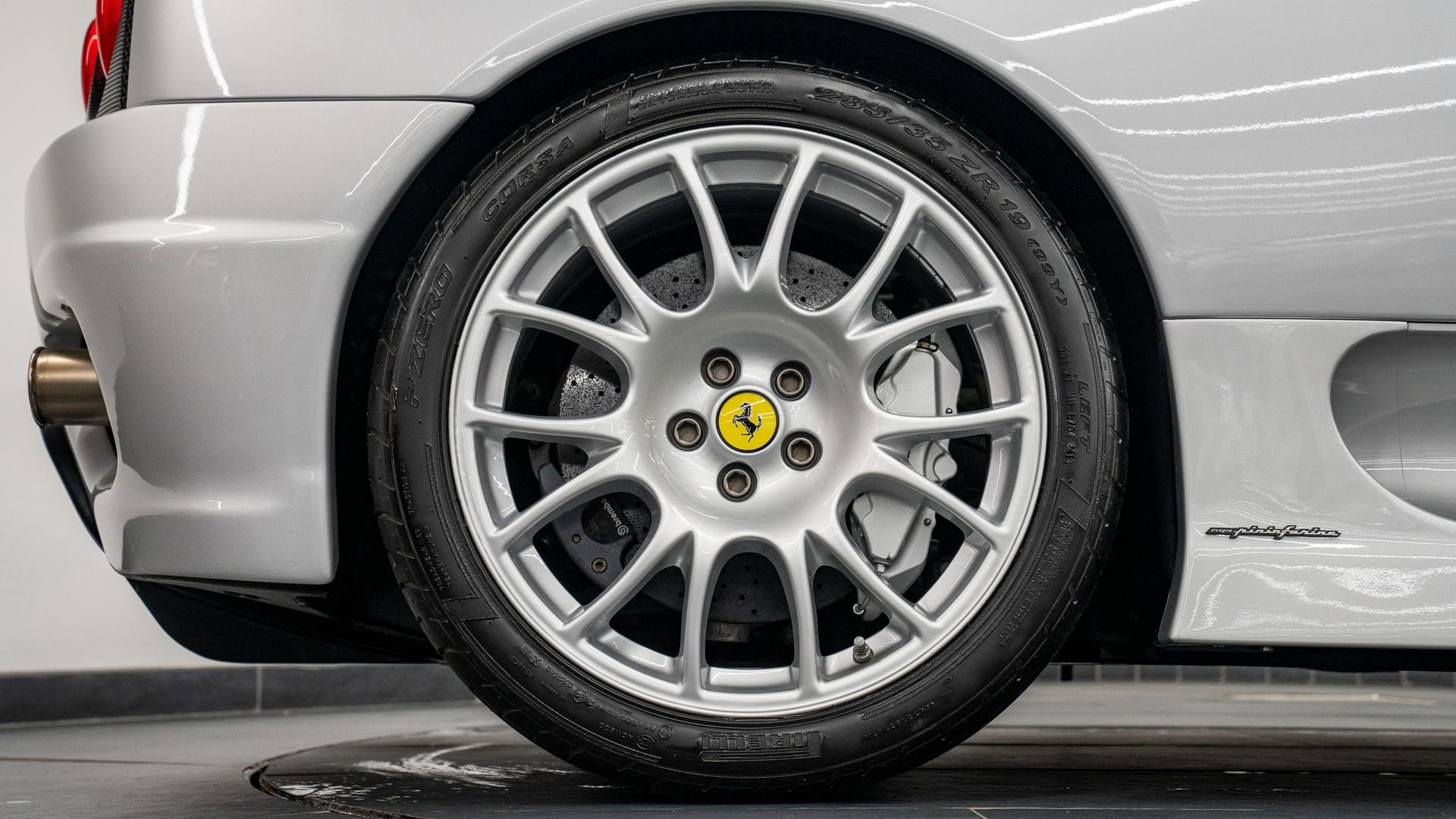 Ferrari 360 Photo f9fa3beb-a3c6-46f3-8a35-05c3e616a0d6.jpg