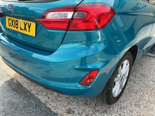 Ford Fiesta Photo 8