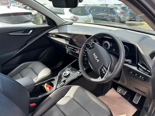 Kia NIRO Photo fa05f9e1-7c43-411f-946f-f07535fe9f11.jpg