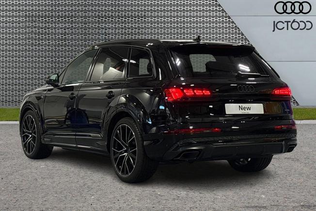 AUDI  Q7 Photo 3