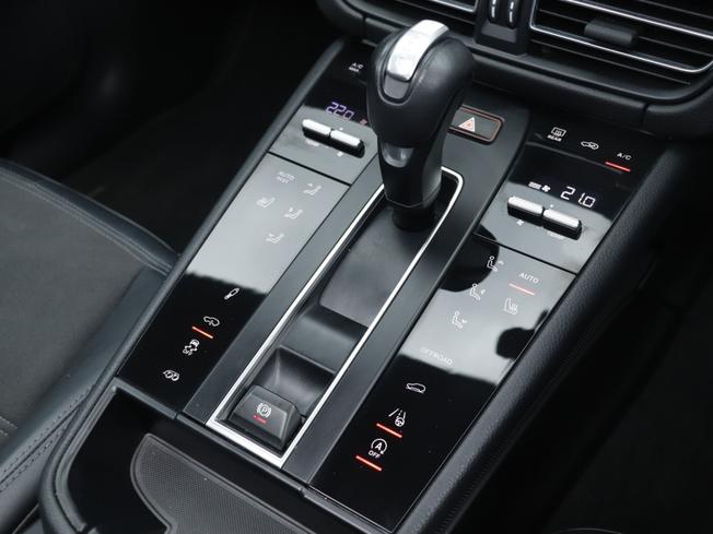 PORSCHE Macan Photo 35
