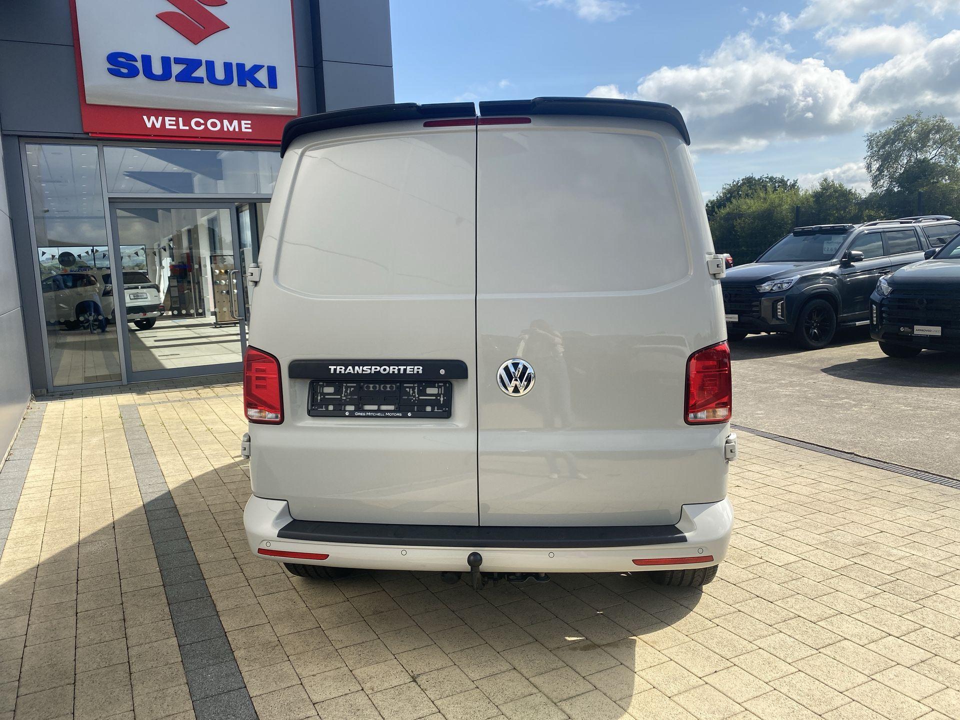 2023 Volkswagen TRANSPORTER T32 LWB 2.0 TDI 150 Highline Kombi Van DSG - vehicle photo 6 for sale on PureCar