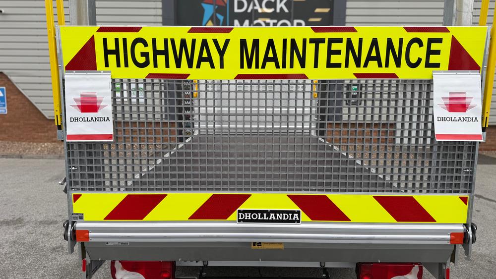 Mercedes-Benz Sprinter Photo fa2ac9cb-1c37-4eff-ae7b-dbfe6001ca64.jpeg