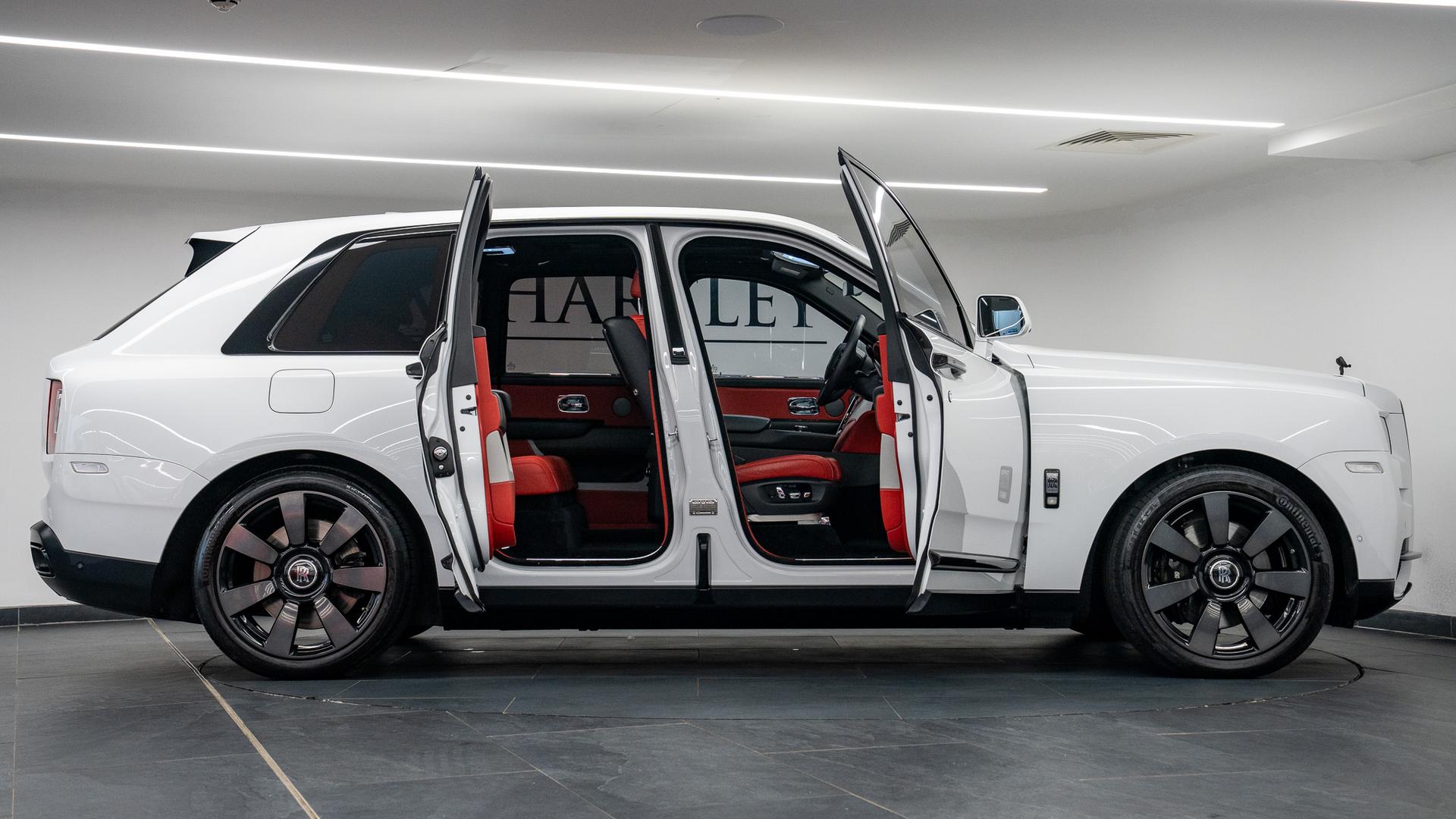 Rolls-Royce Cullinan Photo fa406465-10cc-4f24-80b7-ccf604a9809a.jpg