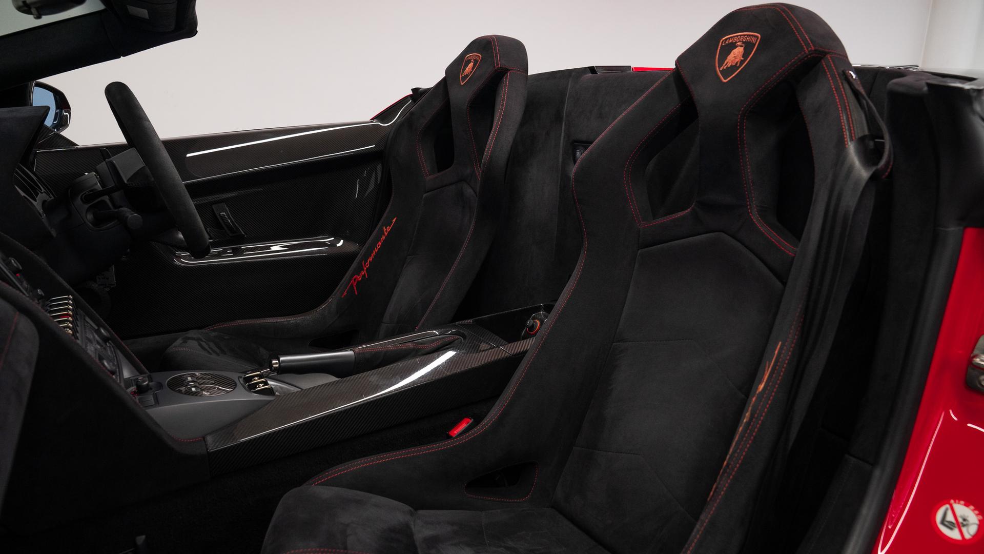LAMBORGHINI Gallardo Photo fa4b3506-a4a0-4c95-82ca-492d22f6cf9c.jpg