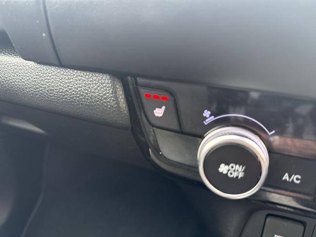 Honda Jazz Photo fa4b733b-ce44-4cb2-8d7f-7f4f5a0da07d.jpg