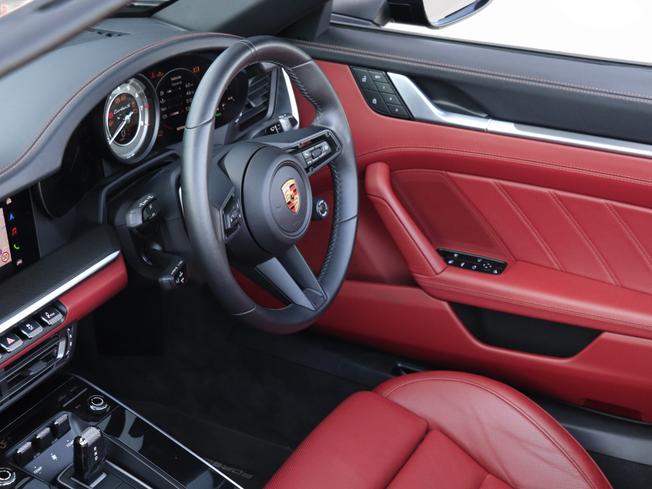 PORSCHE 911 Photo 33