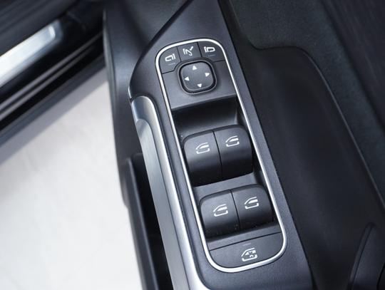 Mercedes-Benz EQB Photo fa4eb2bf-c002-41a6-ad79-24025e12f5c7.jpg