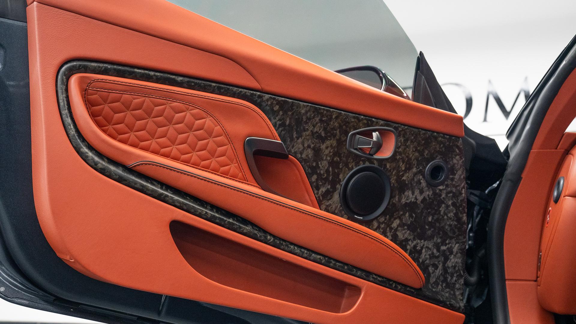 Aston Martin DBS Photo fa5c5d43-7625-4d02-9458-0df24797a4f2.jpg