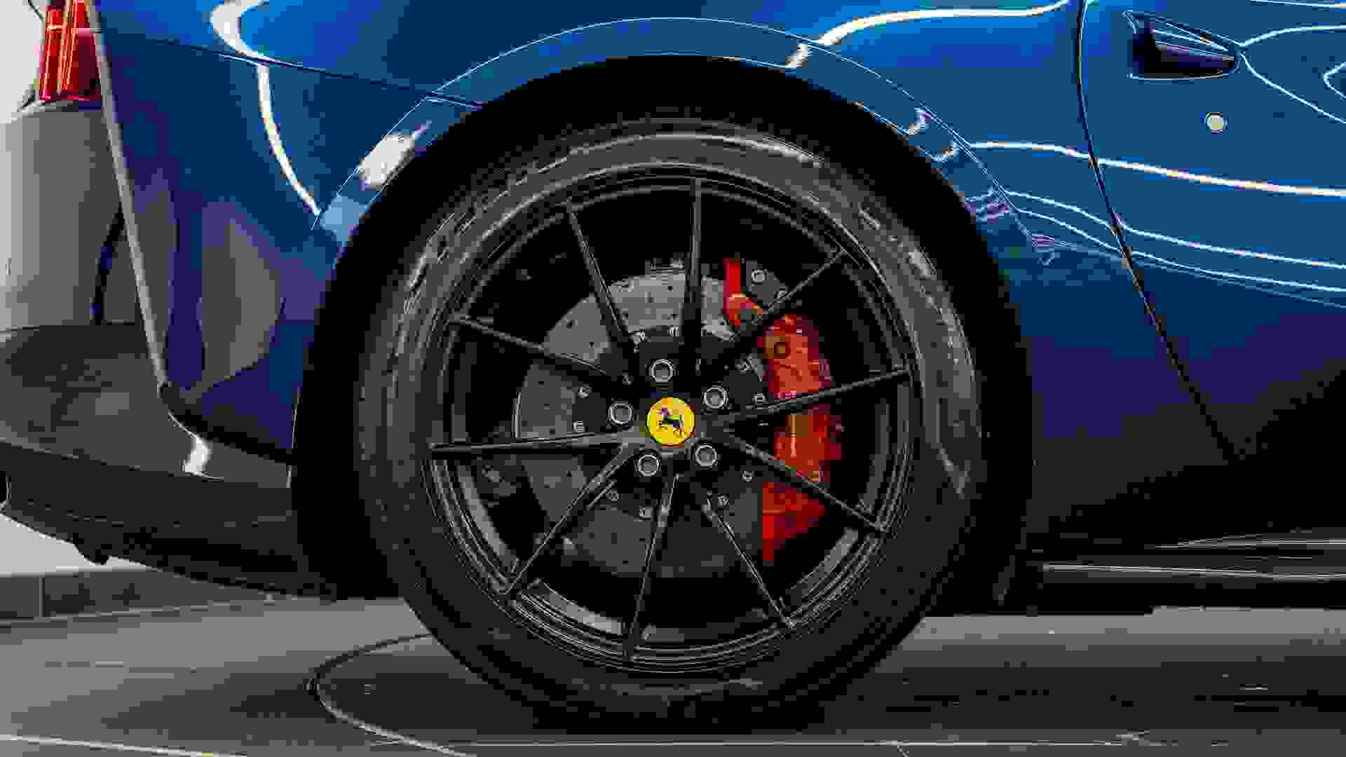 Ferrari 812 Photo fa619159-16ce-4f1d-87a5-595db17524c0.jpg