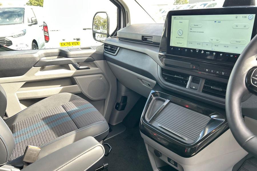 Ford TRANSIT CUSTOM Photo fa65c8f9-4efa-4601-b4d5-589f60a339a0.jpg