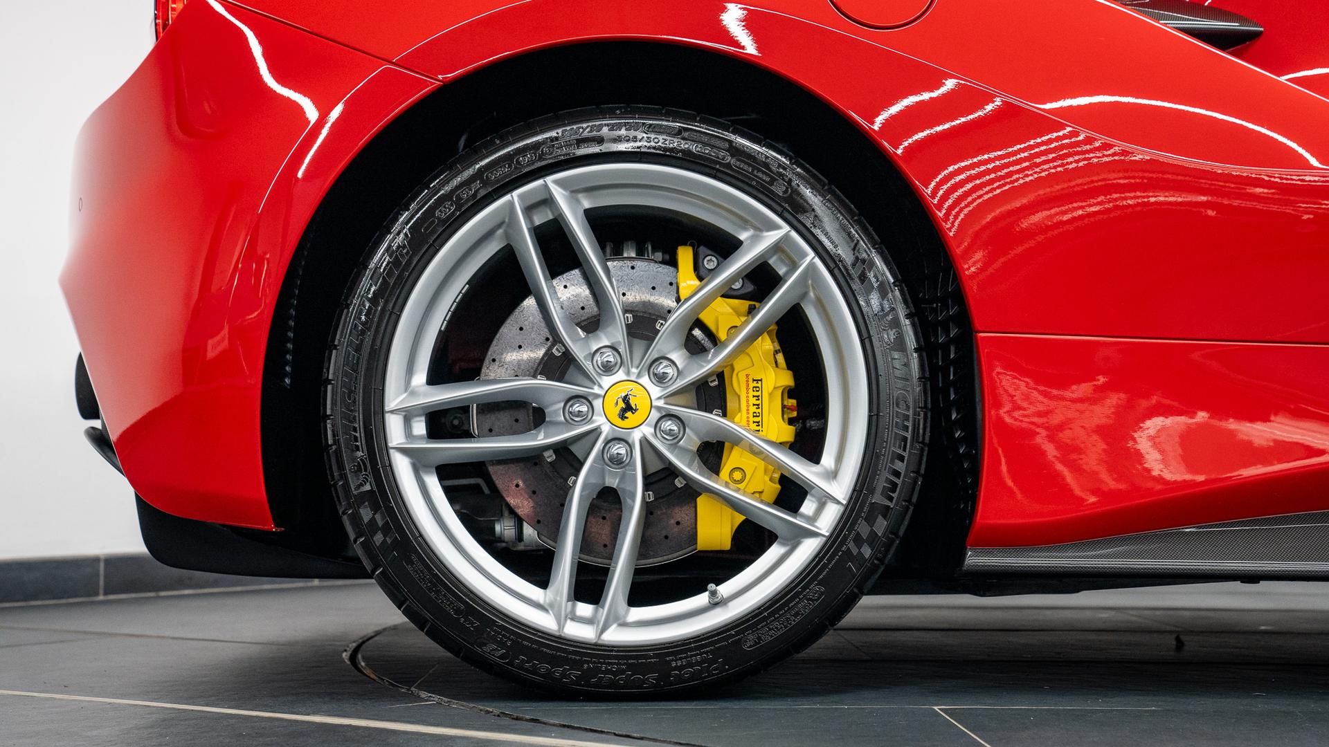 Ferrari 488 Photo fa76c932-4d63-4fb5-bd12-7449ef31edb5.jpg