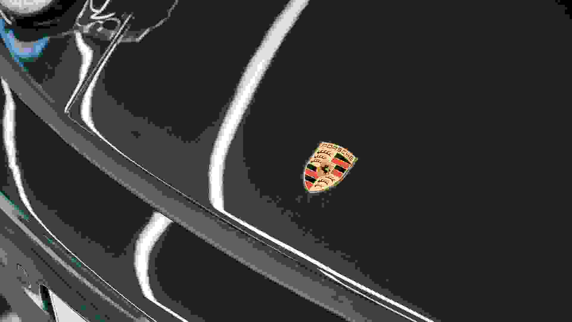 Porsche 911 Photo fa7d17a6-a706-4dd9-9f4d-42ae9cee1ee5.jpg
