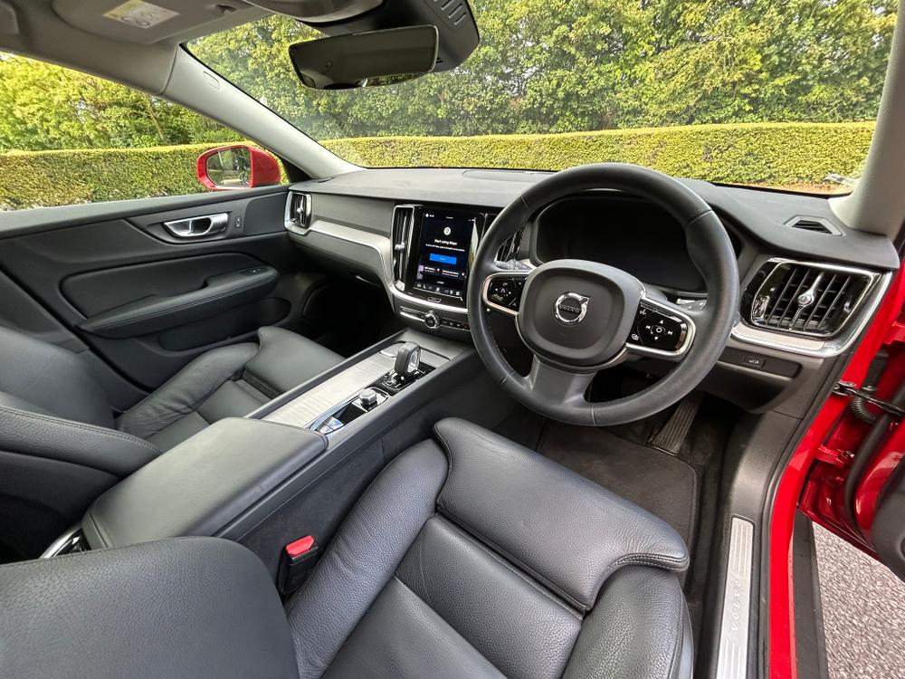 Used Volvo V60 Cross Country YM23KNX 30