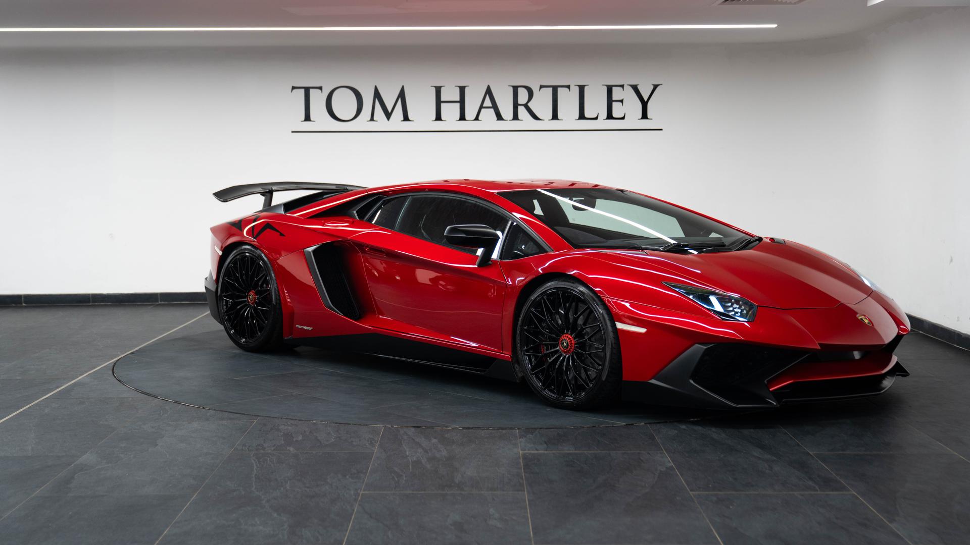 LAMBORGHINI Aventador Photo fa8ce882-8a03-4b79-afee-00c634f468cb.jpg