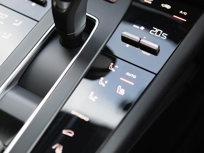 PORSCHE Macan Photo 26